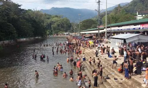 ശബരിമല മണ്ഡല മകരവിളക്ക്;  പ്രളയത്തിൽ തകർന്ന പമ്പയുടെ പുനരുദ്ധാരണം പാതിവഴിയിൽ