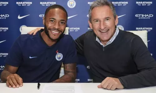 റഹീം സ്റ്റെര്‍ലിംങുമായുള്ള കരാര്‍ പുതുക്കി മാഞ്ചസ്റ്റര്‍ സിറ്റി