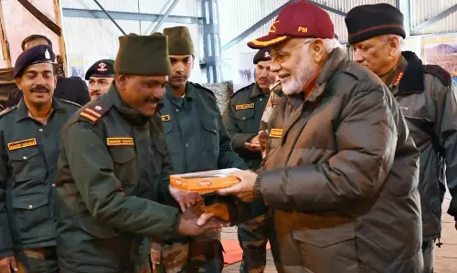 “റഫാല്‍ വിമാനങ്ങളുടെ ശരിക്കുള്ള വില എത്രയെന്ന് സൈനികരോടെങ്കിലും പറയാമായിരുന്നു” 