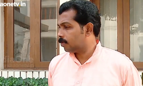 ദൈവദശകം നൂറ് ഭാഷകളിലേക്ക് തര്‍ജമ ചെയ്ത് റെക്കോഡ് സ്വന്തമാക്കാനൊരുങ്ങുകയാണ്  ഗിരീഷ്