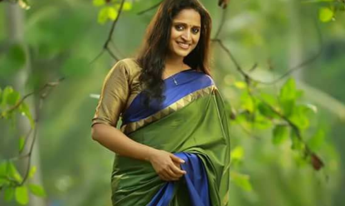 സുരഭിയെ സ്കൂളിലേക്ക് വിളിച്ച സ്കൂള്‍ മാനേജര്‍ പിടിച്ച പുലിവാല്!