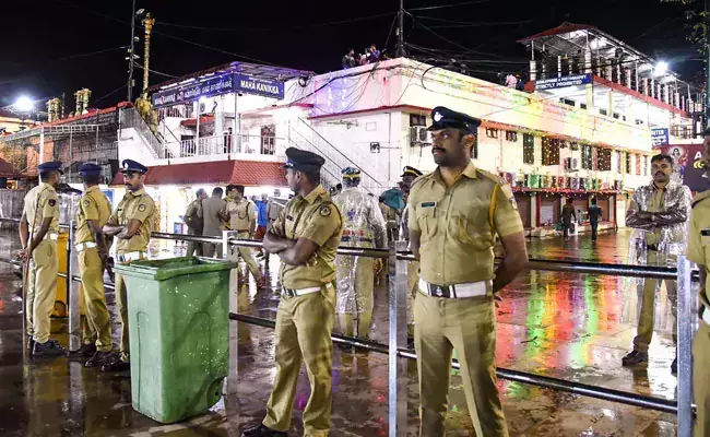 ശബരിമല നിരോധനാജ്ഞ നീട്ടി