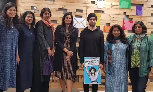 ‘ബ്രാഹ്മണ്യാധിഷ്ഠിത പുരുഷാധിപത്യം തകര്ക്കൂ’; ചര്ച്ചയായി ട്വിറ്റര് സി.ഇ.ഒ ജാക്ക് ഡോഴ്സിയുടെ ഫോട്ടോ ‘ബ്രാഹ്മണ്യാധിഷ്ഠിത പുരുഷാധിപത്യം തകര്ക്കൂ’; ചര്ച്ചയായി ട്വിറ്റര് സി.ഇ.ഒ ജാക്ക് ഡോഴ്സിയുടെ ഫോട്ടോ