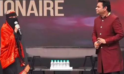 മുഖം മറച്ച് എ.ആര് റഹ്മാന്റെ മകള് പൊതുവേദിയില്, പിന്നാലെ വിമര്ശനം; തെരഞ്ഞെടുക്കാനുള്ള സ്വാതന്ത്ര്യമെന്ന് എ.ആര് റഹ്മാൻ മുഖം മറച്ച് എ.ആര് റഹ്മാന്റെ മകള് പൊതുവേദിയില്, പിന്നാലെ വിമര്ശനം; തെരഞ്ഞെടുക്കാനുള്ള സ്വാതന്ത്ര്യമെന്ന് എ.ആര് റഹ്മാൻ