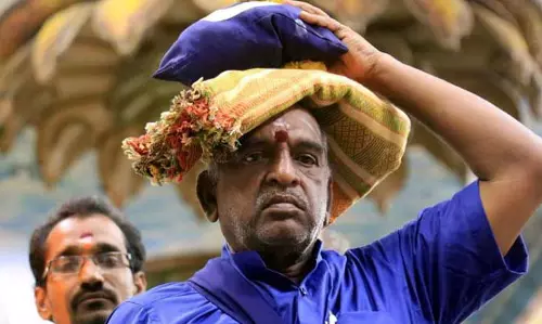 മന്ത്രിയായിട്ടാണ് വന്നതെങ്കില്‍ വാഹനം കയറ്റിവിടാന്‍ ഉത്തരവിടാം, അല്ലെങ്കില്‍ കെ.എസ്.ആര്‍.ടി.സിയില്‍ പോകണം: കേന്ദ്രമന്ത്രിയോട് പൊലീസ്