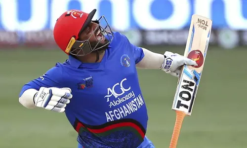 ഇത് ഷെഹ്‌സാദ് വെടിക്കെട്ട്; 16 പന്തില്‍ 74 