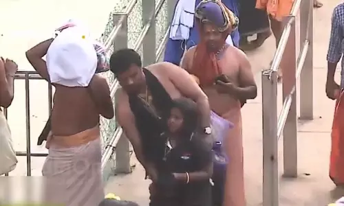 ശബരിമലയില്‍ ഇത്തവണ എത്തിയത് പകുതിയില്‍ താഴെ ഭക്തര്‍