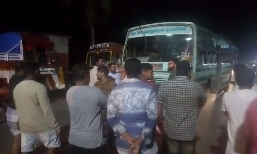 യതീഷ് ചന്ദ്രക്കെതിരെ തമിഴ്നാട് അതിര്‍ത്തിയില്‍ കെ.എസ്.ആര്‍.ടി.സി ബസുകള്‍ തടഞ്ഞു