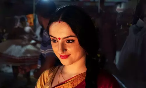 കേരളത്തെ നെഞ്ചിലേറ്റിയ ഫ്രഞ്ചുകാരി; നൃത്ത വിശേഷങ്ങളുമായി പാരിസ് ലക്ഷ്മി