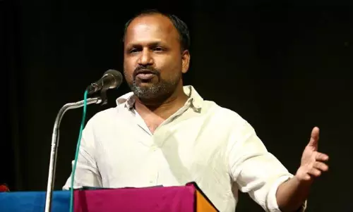 നിങ്ങള്‍ കേരളത്തില്‍ നിന്നുള്ളവരല്ലേ, മര്യാദയ്ക്ക് മടങ്ങി പൊയ്‌ക്കോ; മലയാളി സംവിധായകനെ അധിക്ഷേപിച്ച് ചലച്ചിത്രമേളയുടെ വൈസ് ചെയര്‍മാന്‍