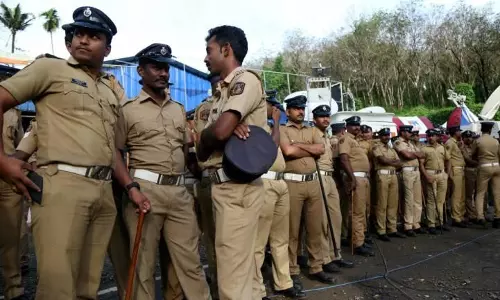 ശബരിമലയിലെ പൊലീസ് നിയന്ത്രണത്തിന് എതിരെ ദേവസ്വം ബോർഡ്