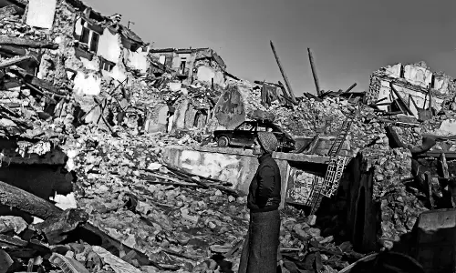 ചരിത്രത്തിലെ ഭീകരമായ ഭൂകമ്പത്തിന്റെ ഓര്‍മ്മയില്‍ ഇറ്റലി  