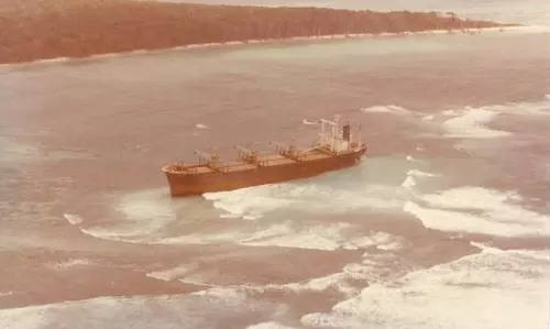 സെന്റിനല് ദ്വീപിനടുത്ത് 1981ല് കുടുങ്ങിയ കപ്പല് ഇന്നും കാണാം, ഗൂഗിള് മാപ്പില് സെന്റിനല് ദ്വീപിനടുത്ത് 1981ല് കുടുങ്ങിയ കപ്പല് ഇന്നും കാണാം, ഗൂഗിള് മാപ്പില്