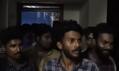 കണ്‍സഷന്‍ ഫോം ഒപ്പിട്ടു നല്‍കിയില്ല; അധ്യാപകരെ വിദ്യാര്‍ഥികള്‍ പൂട്ടിയിട്ടു