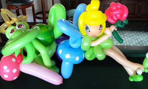 ഷിജിനയുടെ കയ്യില്‍ കിട്ടിയാല്‍ ബലൂണുകള്‍ പൂക്കളും കുരങ്ങനുമാകും