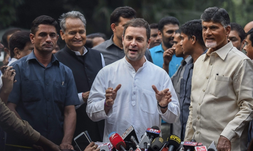 ചന്ദ്രബാബു നായിഡുവും രാഹുല്‍ ഗാന്ധിയും ഓരേ വേദിയില്‍