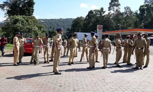 നിലക്കലില്‍ വാഹന പരിശോധന കര്‍ശനമാക്കി പൊലീസ്