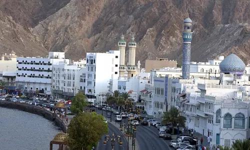 ഒമാനില്‍ വിദേശ തൊഴിലാളികളുടെ എണ്ണം കുറയുന്നു