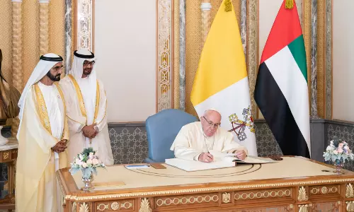 മാര്പ്പാപ്പയുടെ ചരിത്ര സന്ദര്ശന സ്മാരകമായി അബുദബിയില് ക്രൈസ്തവ ദേവാലയവും മുസ്ലിം പള്ളിയും ഉയരും മാര്പ്പാപ്പയുടെ ചരിത്ര സന്ദര്ശന സ്മാരകമായി അബുദബിയില് ക്രൈസ്തവ ദേവാലയവും മുസ്ലിം പള്ളിയും ഉയരും