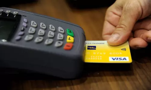 ക്രെഡിറ്റ് കാര്‍ഡ് തട്ടിപ്പുകള്‍ തടയാം; ഈ കാര്യങ്ങള്‍ ഒഴിവാക്കൂ..