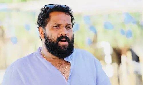തോളോട് ചേർന്ന് സ്വപ്നം സാധ്യമാക്കിയവര്‍ക്ക് നന്ദി; ഇനി ഇരുപത്തിയൊന്നാം നൂറ്റാണ്ട് സ്ക്രീനില്‍ കാണാം