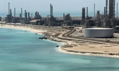 വമ്പന് നിക്ഷേപ പദ്ധതിയുമായി എണ്ണ ഭീമന് സൗദി അരാംകോ വമ്പന് നിക്ഷേപ പദ്ധതിയുമായി എണ്ണ ഭീമന് സൗദി അരാംകോ