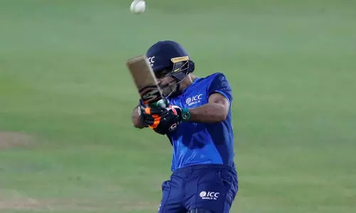 സെവാഗ് പോലും എണീറ്റ് നിന്ന് കയ്യടിച്ചു; റാഷിദ് ഖാന്റെ കിടിലന്‍ ‘ഹെലികോപ്ടര്‍ ഷോട്ട്’