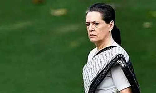 അതൃപ്തി പ്രകടിപ്പിച്ച് സോണിയ