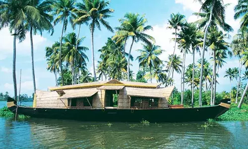 വിനോദ സഞ്ചാരികള്‍ എത്തുന്നില്ല; പ്രളയത്തിന് ശേഷം കരകയറാതെ കുമരകം