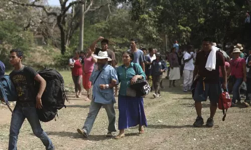 മെക്സിക്കോ അതിര്‍ത്തിയില്‍ അഭയാര്‍ഥികളുടെ നിരാഹര  സമരം തുടരുന്നു