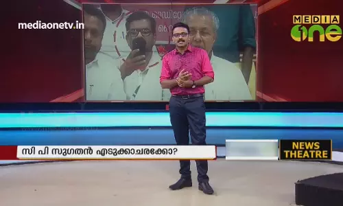 വനിതാ മതിലിന്റെ തലപ്പത്ത് ‘ഹിന്ദു തീവ്രവാദി’?