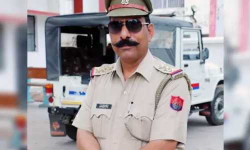 ഗോവധം ആരോപിച്ച് സംഘര്‍ഷം; കൊല്ലപ്പെട്ടത് അഖ്‌ലാഖ് വധക്കേസ് അന്വേഷിച്ച ഉദ്യോഗസ്ഥൻ