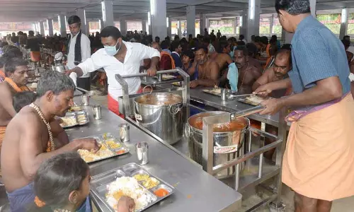 പമ്പയിൽ അയ്യപ്പ സേവാ സമാജത്തിന്റെ അന്നദാന വിതരണത്തിന് തുടക്കം 