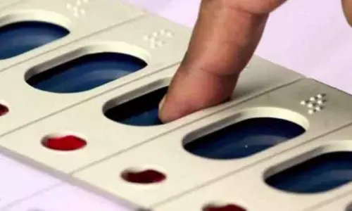 ഇ.വി.എമ്മിനെതിരെ പരാതി:  കോണ്‍ഗ്രസ് തെരഞ്ഞെടുപ്പ് കമ്മീഷനെ സമീപിച്ചു