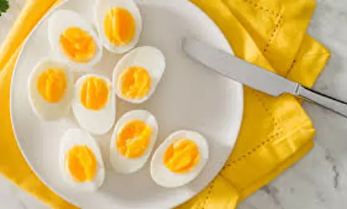 സ്ത്രീകള്‍ മുട്ടയുടെ മഞ്ഞ കഴിക്കണം: കാരണം