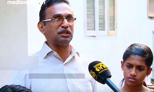 ഗുരു-ശിഷ്യബന്ധത്തിന്റെ അപൂര്‍വ മാതൃക; കാഴ്ച പരിമിതി അനുഭവിക്കുമ്പോഴും വീടില്ലാത്ത വിദ്യാര്‍ഥിനിക്കായി മുന്നിട്ടിറങ്ങി ഒരു  അധ്യാപകന്‍