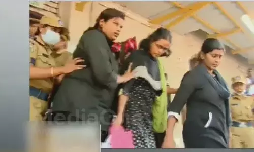 പ്രതിഷേധം കാരണം ശബരിമല ദര്‍ശനം നടത്താതെ മനിതി സംഘം മടങ്ങി 