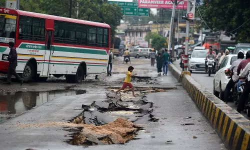 അഞ്ച് വര്‍ഷത്തിനുള്ളിൽ 15000 റോഡപകട മരണങ്ങള്‍;  വിമര്‍ശനവുമായി സുപ്രീം കോടതി