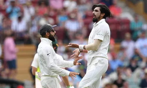 പെര്‍ത്ത് ടെസ്റ്റ്; ഭേദപ്പെട്ട നിലയില്‍ ആസ്ത്രേലിയ 