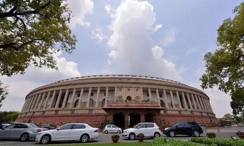 പാര്‍ലമെന്റില്‍ പ്രതിപക്ഷ പ്രതിഷേധം; ലോക്സഭ പിരിഞ്ഞു