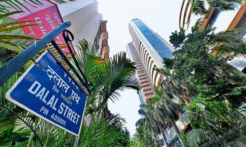 ഉര്‍ജിത് പട്ടേലിന്റെ രാജി; രൂപയുടെ മൂല്യത്തിലും ഓഹരി വിപണിയിലും വന്‍ ഇടിവ്‌ 