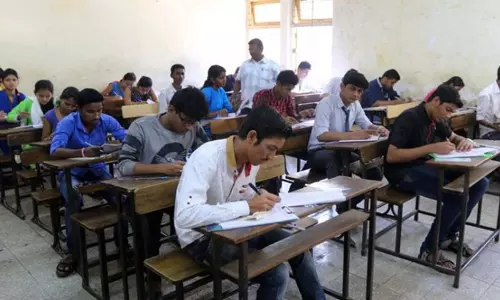 പശുവിനെ ഒരു മുസ്‌ലിം കശാപ്പ് ചെയ്താല്‍? വിവാദമായി എല്‍.എല്‍.ബി ചോദ്യപേപ്പര്‍ 