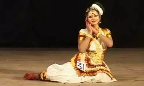 മോഹിനിമാര്‍ കയ്യടക്കിയ രണ്ടാം വേദി