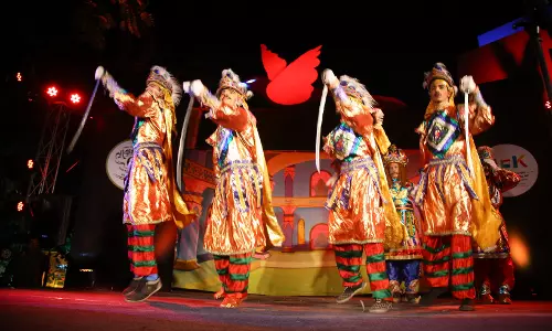 സംഗതി കളറാകണമെങ്കിൽ ചവിട്ടുനാടക വേദിയിൽ എത്തണം  