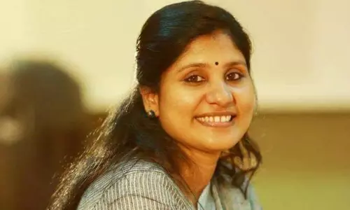 വിധികര്‍ത്താവായി വന്നത് ദീപ നിഷാന്ത്; കലോത്സവ വേദിയില്‍ പ്രതിഷേധം