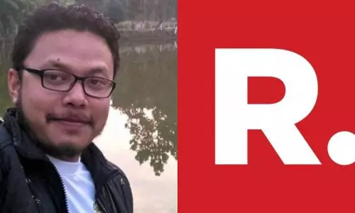 സമ്മര്‍ദം മുറുകി; വനിതാ റിപ്പോര്‍ട്ടറെ പീഡിപ്പിച്ച കേസില്‍ കസ്റ്റഡിയിലായ റിപ്പബ്ളിക് ടിവി മാധ്യമപ്രവര്‍ത്തകനെ പൊലീസ് വിട്ടയച്ചു