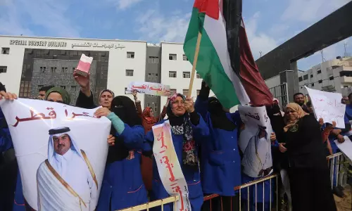 ഗസ്സയിലെ സർക്കാർ ഉദ്യോഗസ്ഥർക്കുള്ള  ശമ്പളം ഖത്തർ സർക്കാർ വിതരണം ചെയ്തു