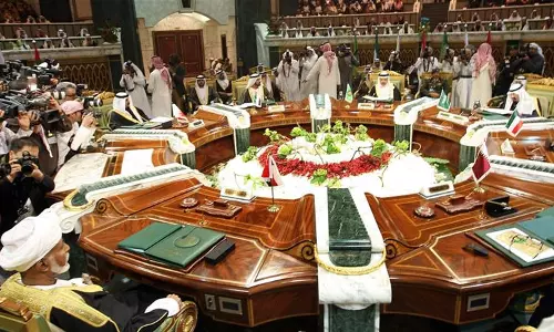 ജി.സി.സി ഉച്ചകോടിക്ക് നാളെ റിയാദില് തുടക്കം; ഇറാന് മുഖ്യ ചര്ച്ചയായേക്കും ജി.സി.സി ഉച്ചകോടിക്ക് നാളെ റിയാദില് തുടക്കം; ഇറാന് മുഖ്യ ചര്ച്ചയായേക്കും