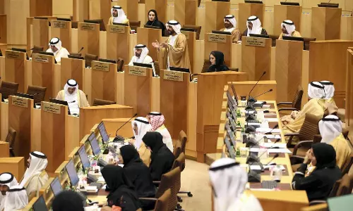 യു.എ.ഇ ഫെഡറല്‍ ദേശീയ കൗണ്‍സിലില്‍ വനിതാ പ്രാതിനിധ്യം അന്‍പത് ശതമാനമായി ഉയര്‍ത്താന്‍ ഉത്തരവ്