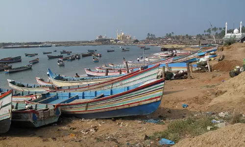 വിഴിഞ്ഞത്ത് പോകാം, തീരക്കാഴ്ചകള്‍ കണ്ട് മനസ് നിറയ്ക്കാം; യാത്രാ വിശേഷങ്ങളുമായി നസീര്‍